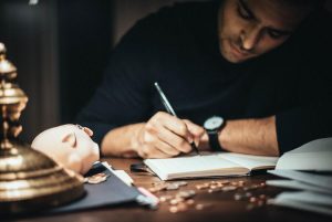 Férfi számol - megéri-e a vállalkozásindítás a KATA eltörlése után